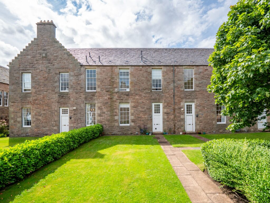 39 The Steils, Greenbank, Edinburgh EH10 5XD