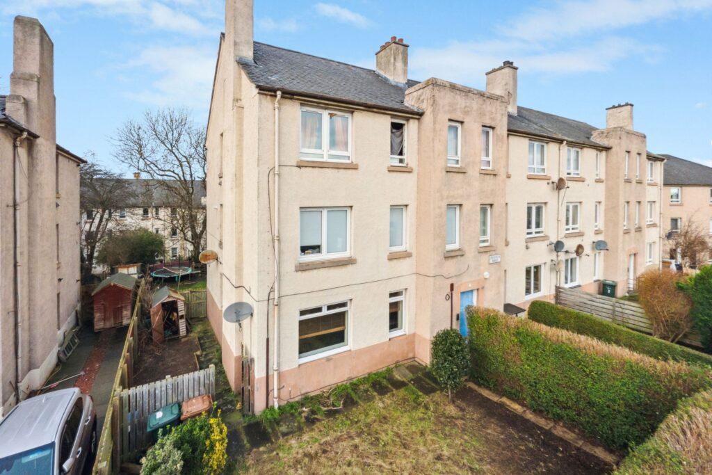 Flat 1, 7 Loganlea Road, Edinburgh EH7 6NL