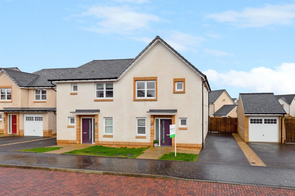 9 Shiel Hall Circle, Rosewell, EH24 9DE