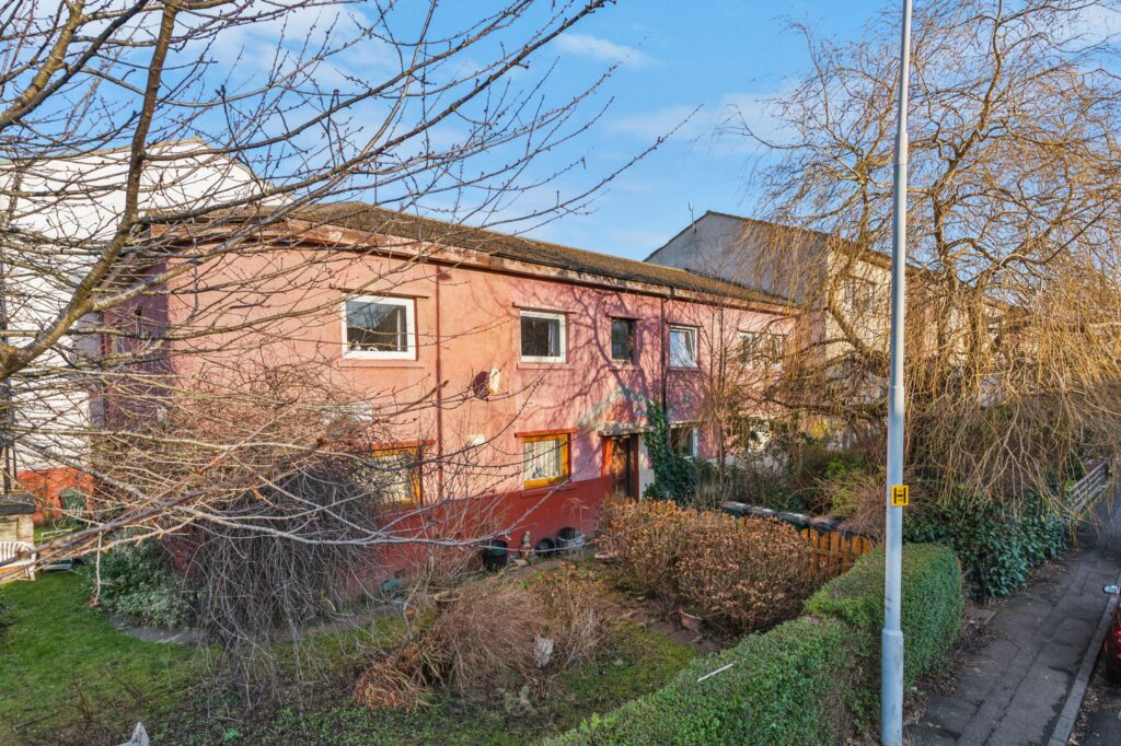 Flat 4, 8 West Pilton Avenue, Edinburgh, EH4 4BT